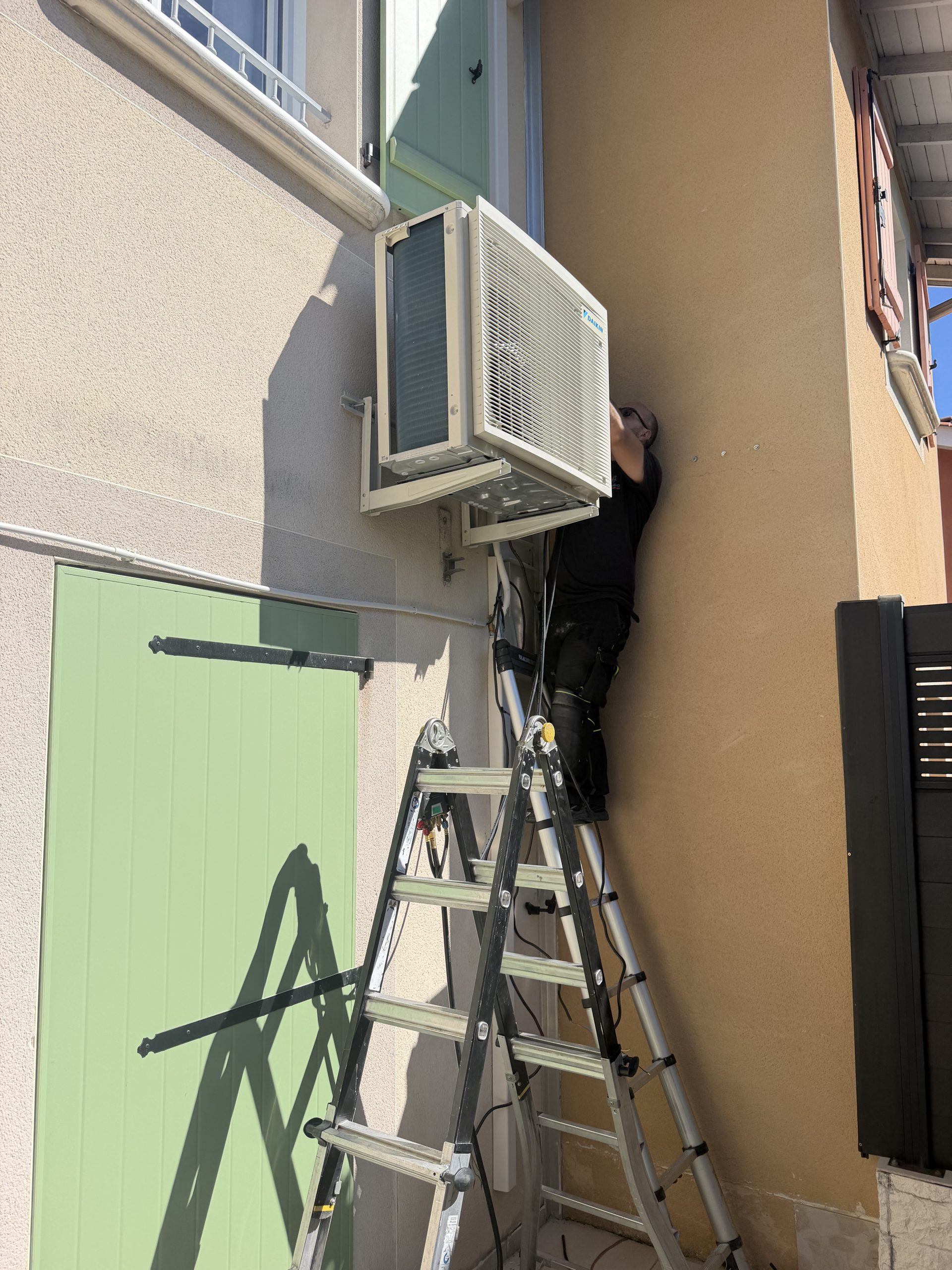 https://plomberie-chauffage-lyon.fr/wp-content/uploads/2026/09/IMG_2377-scaled.jpg